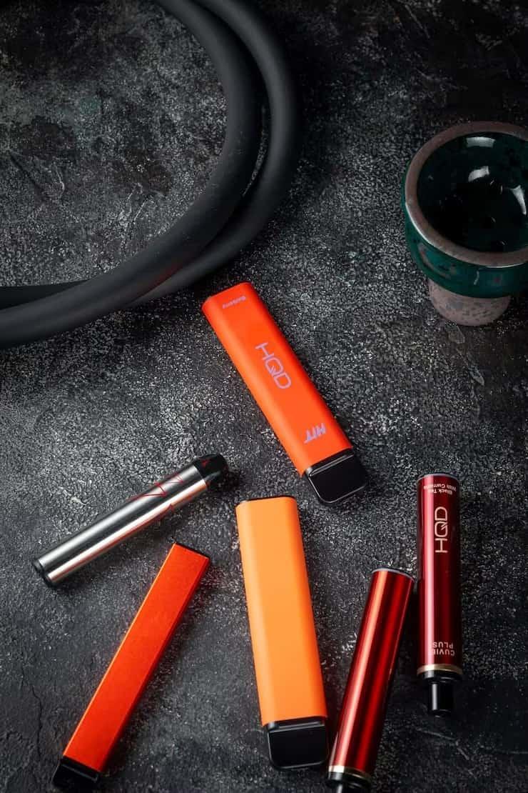 Czy e papierosy są szkodliwe dla otoczenia porównanie wpływu na zdrowie palaczy i osób w pobliżu