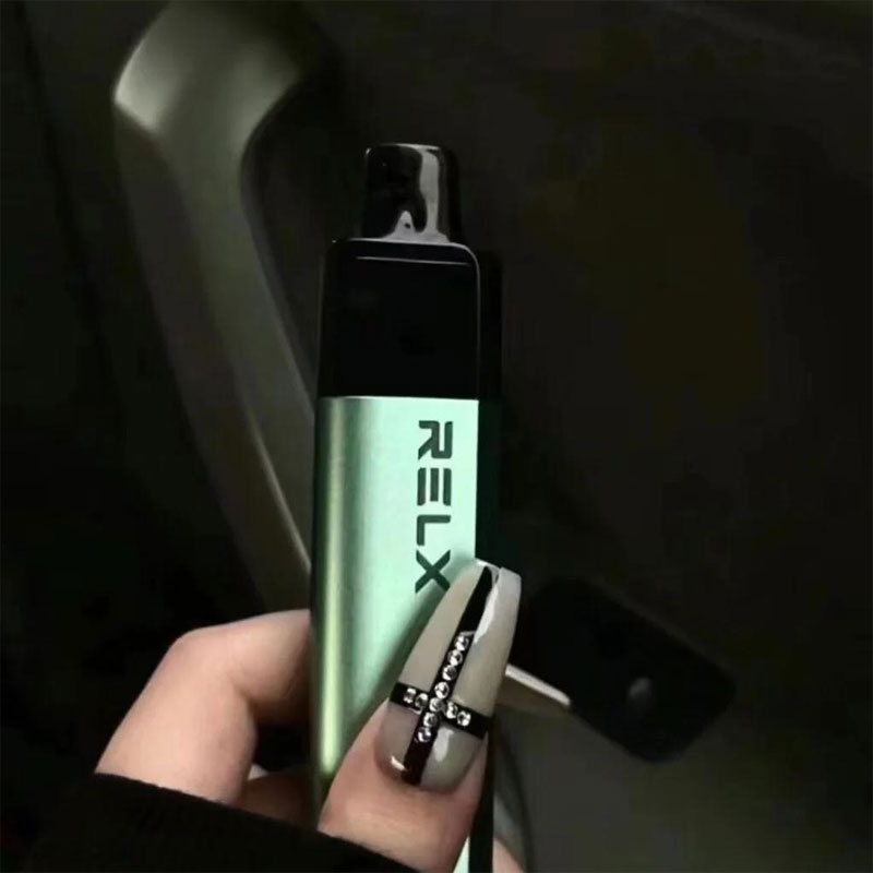 Od ilu lat można legalnie używać e papierosa w Polsce – najważniejsze informacje dla młodych użytkowników