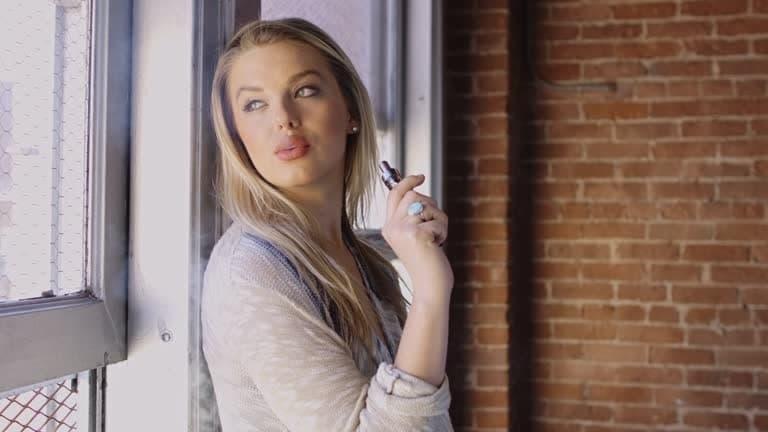 Einweg Vapes w praktyce — ile kosztuje kostka, gdzie kupić i na co zwrócić uwagę